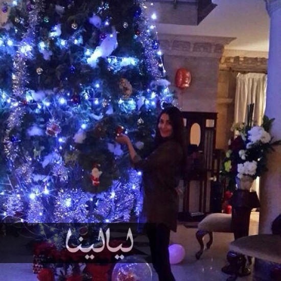 صور غادة عبد الرازق وهي تحتفل برأس السنة في منزلها 2014