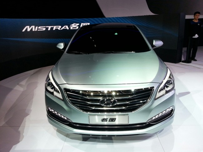 صور ومواصفات وسعر سيارة هيونداي ميسترا 2014 Hyundai Mistra