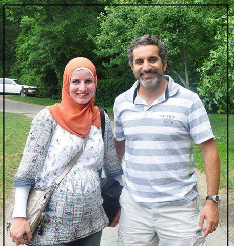 صور شقيقة الاعلامي باسم يوسف , صورة باسم يوسف مع اخته