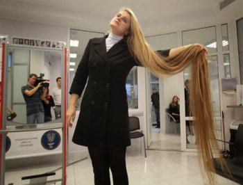 صور آنا صاحبة أطول شعر في أوكرانيا 2014