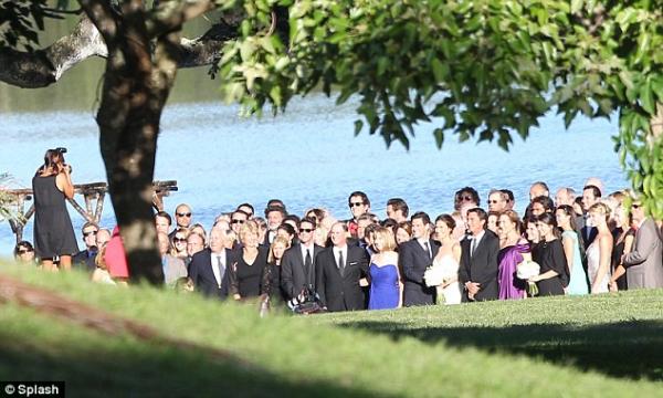 صور حفل زفاف جاستن بارثا وليا سميث في هاواي 2014