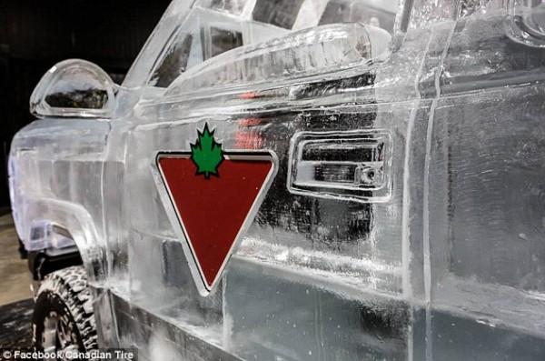 بالصور والفيديو شاحنة حقيقية مصنوعة من الثلج