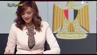 بالفيديو مذيعة نشرة الأخبار على الفضائية المصرية تتعرض لموقف محرج