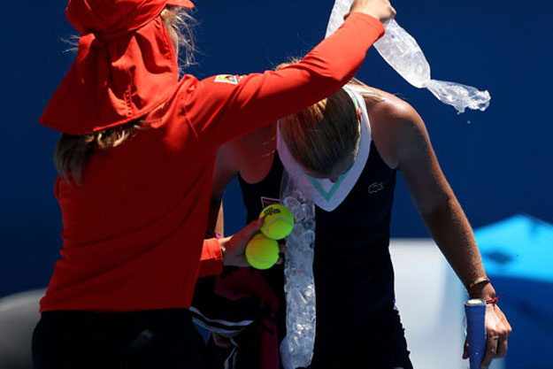 لاعبى التنس يعانون من الحرارة في استراليا - صور