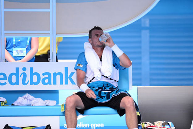 لاعبى التنس يعانون من الحرارة في استراليا - صور