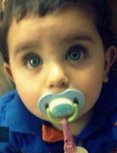 صورة باسم يوسف وهو طفل صغير - صور نادرة وقديمة
