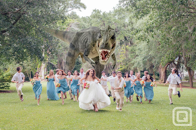 عروسين يهربان مع المعزومين من الديناصور - صور