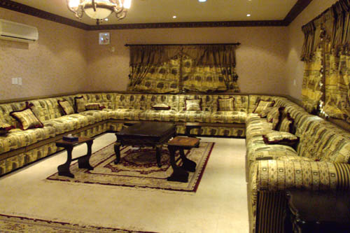 صور غرف جلوس سعودية 2014 - صور كنبات كبيرة لغرف الجلوس السعودية 2014