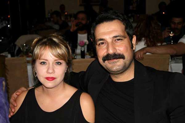 صور زوجة الفنان التركي بولنت إينال , صور بولنت إينال مع زوجته 2014
