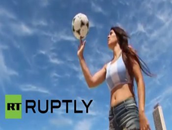 فيديو مهارات اللاعبة الحسناء فيوريلا كاستيلو في كرة القدم 2014 , يوتيوب