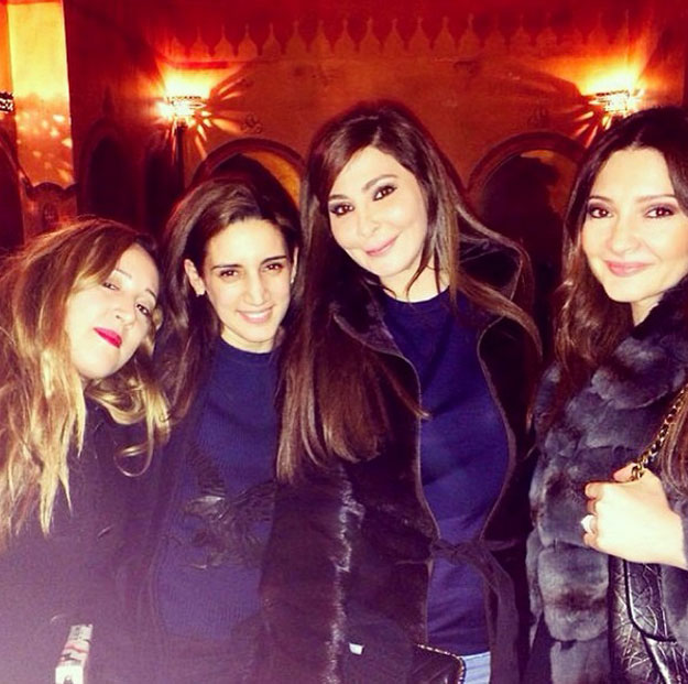 صور اليسا مع صديقاتها فى باريس