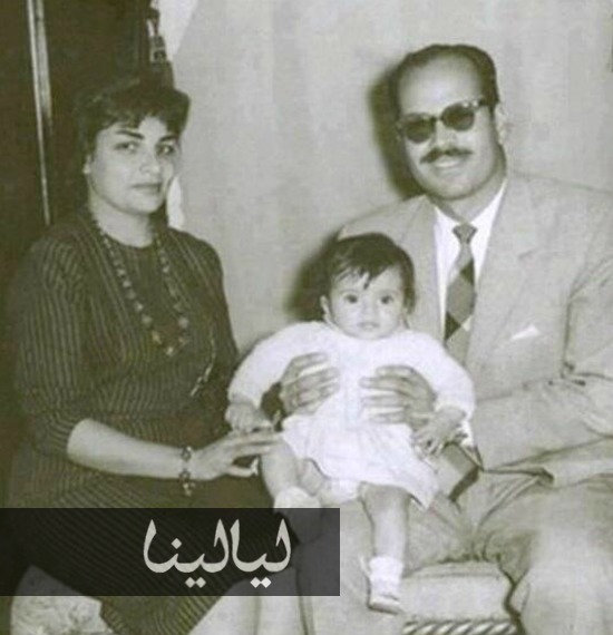 صور عمرو دياب وهو طفل صغير , صور عمرو دياب مع والديه