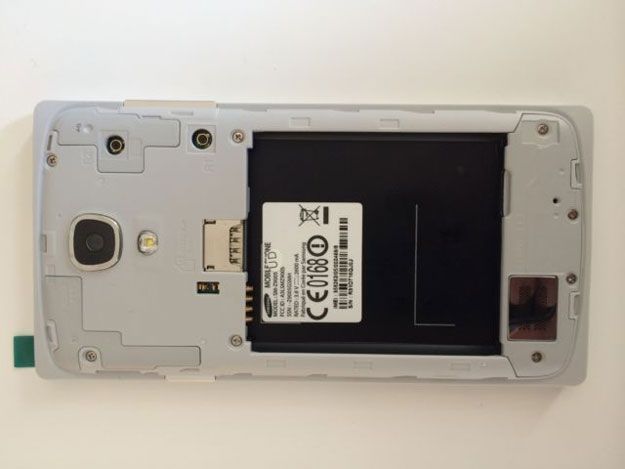 بالصور .. سامسونج تطرح أول هاتف بنظام Tizen على eBay