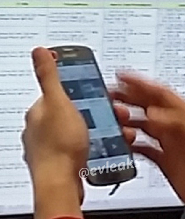 بالصور .. سامسونج تطرح أول هاتف بنظام Tizen على eBay