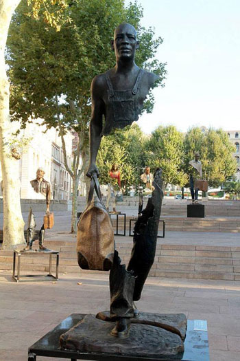 صور تماثيل برونزية لجسم الإنسان ,, تحف فنية راقية