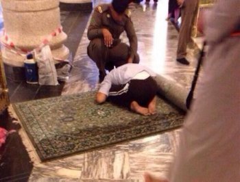 بالصور طفل توفي وهو ساجد في الحرم المكي 2014