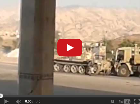 شاهد بالفيديو دبابة تسحق جندي يمني كان يقف أمامها