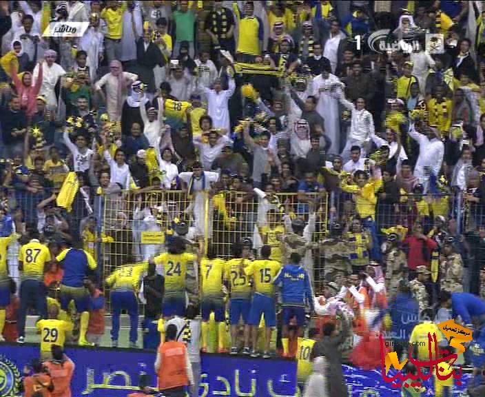 فيديو لحظة تتويج ورفع نادي النصر كأس ولي العهد السعودي اليوم السبت 1-4-1435