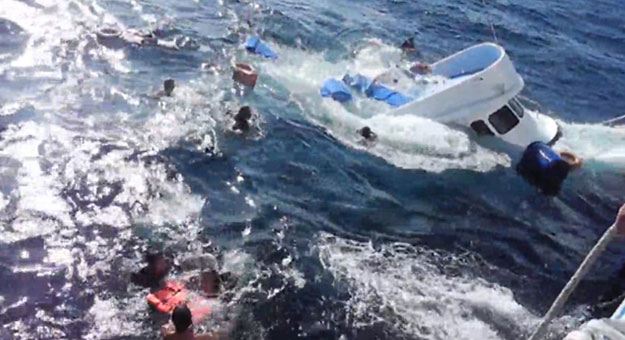 بالفيديو شاهد لحظة غرق مركب علاء الدين في تايلاند