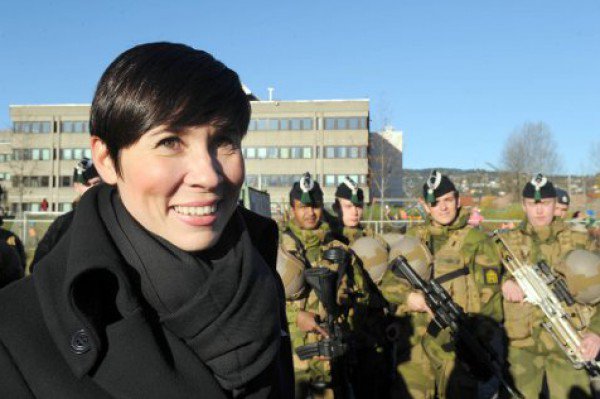 صور وزيرات دفاع الناتو 2014 , حسناوات يحكمن العالم