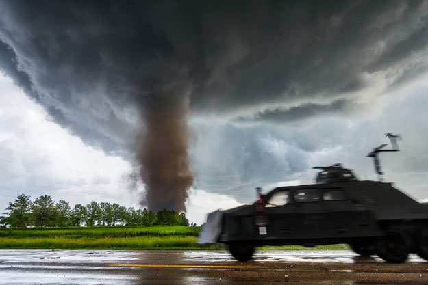 صور جميلة لأشكال السحاب والعواصف الرعدية والبرق 2014 تصوير مايك هولندش