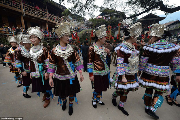 صور احتفال عيد الحصان في الصين 2014 | شاهد بالصور احتفالات الصينيين بعام الحصان