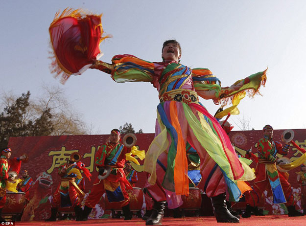 صور احتفال عيد الحصان في الصين 2014 | شاهد بالصور احتفالات الصينيين بعام الحصان