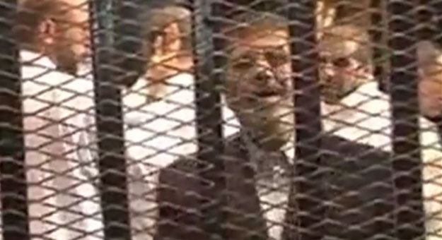 أخبار مصر .. تأجيل محاكمة مرسى الى يوم الاربعاء 5/2/2014