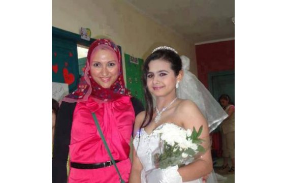 صور منة عرفة بفستان الزفاف 2013