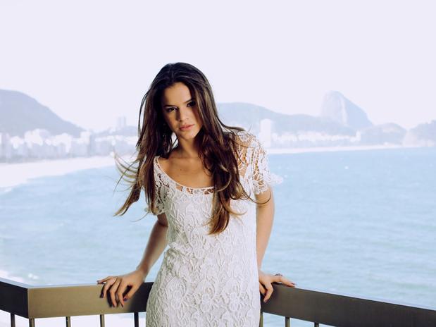 صور برونا ماركيزين صديقة نيمار - صور الممثلة البرازيلية برونا ماركيزين