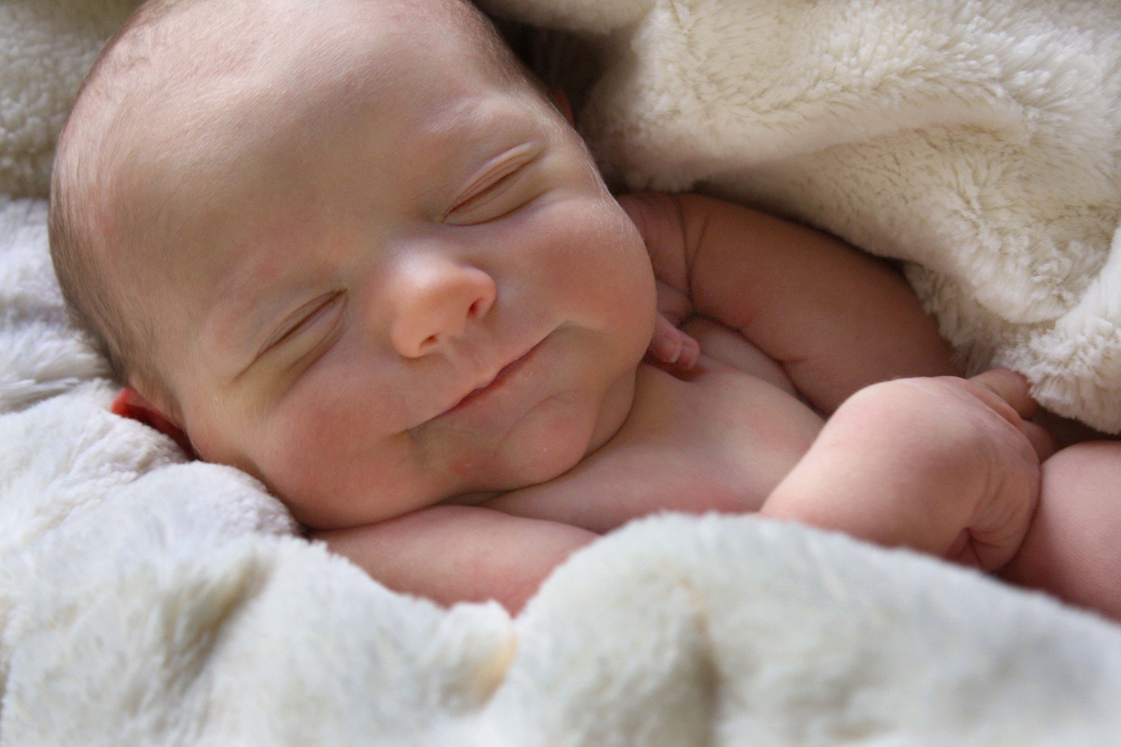 صور اطفال مولوده كيوت 2014 , اجمل صور الاطفال 2014