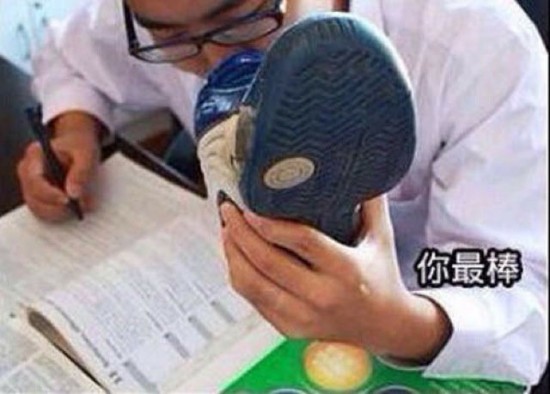 بالصور أغرب عادات المذاكرة عند الطلاب الصينيين