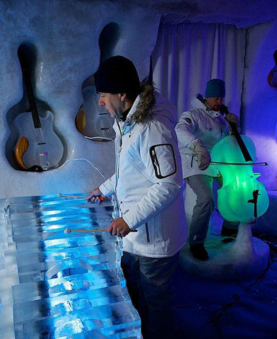 بالصور فرقة أوركسترا سويدية تعزف على اَلات مصنوعة من الجليد
