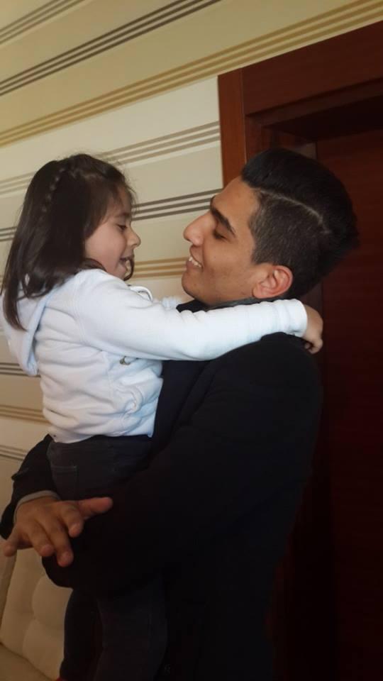 صور محمد عساف مع الطفلة زينة , صور محمد عساف وهو يلعب مع زينة