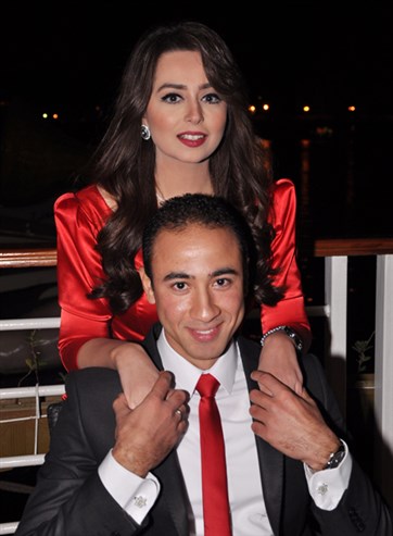 صورة هبة مجدى مع خطيبها من الانستجرام