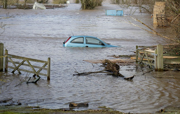 صور وفيديو فيضانات بريطانيا ملتقطة من الفضاء الخارجي