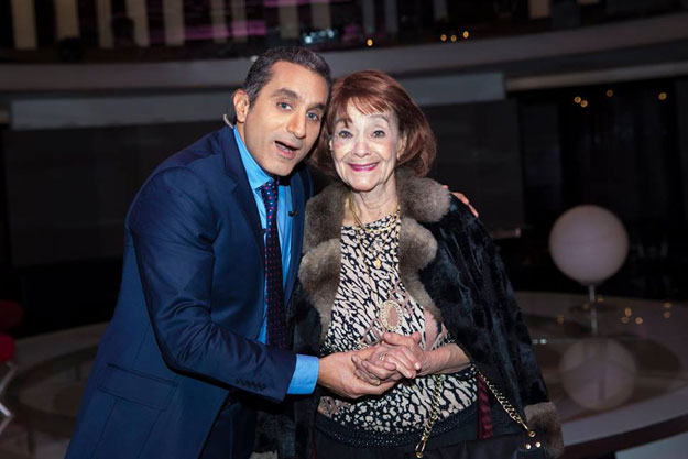 صورة باسم يوسف مع أبلة فضيلة ،، صور أبلة فضيلة في برنامج البرنامج 2014
