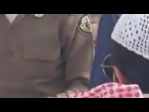 بالفيديو .. رجل مرور خالف سعودياً وضربه