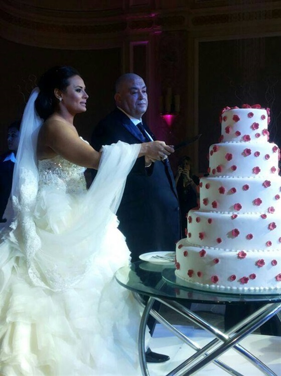 صور جديدة مسربة من حفل زفاف الاعلامي عماد اديب ومروة حسين 2014