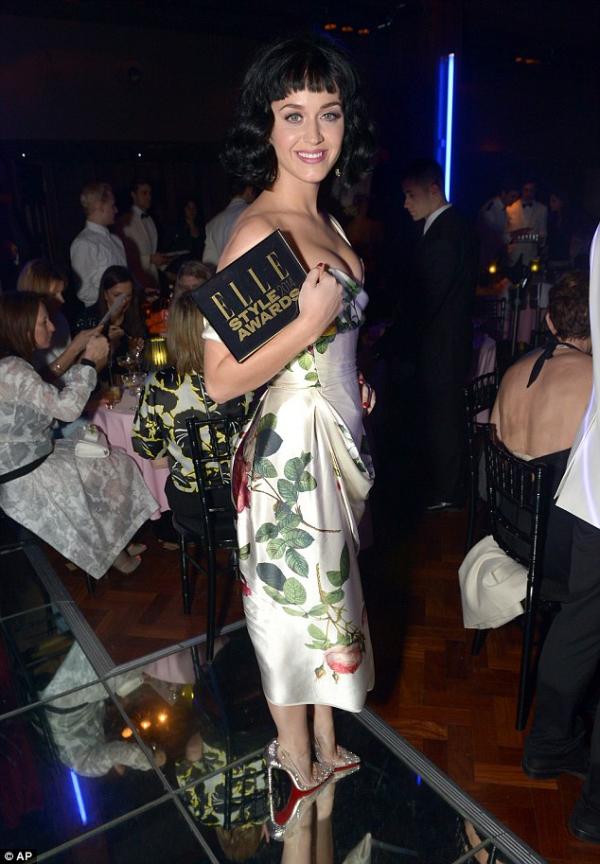 بالصور كايتي بيري إمرأة عام 2014 في حفل Elle Style