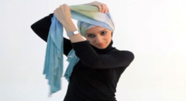 بالفيديو أسهل طريقة اربط حجاب السبانيش بدون دبابيس