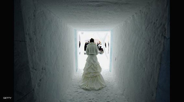 بالصور أول حفل زفاف وسط الثلوج