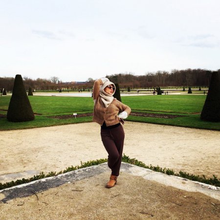 صور ميريام فارس بالحجاب في مدينة باريس الفرنسية