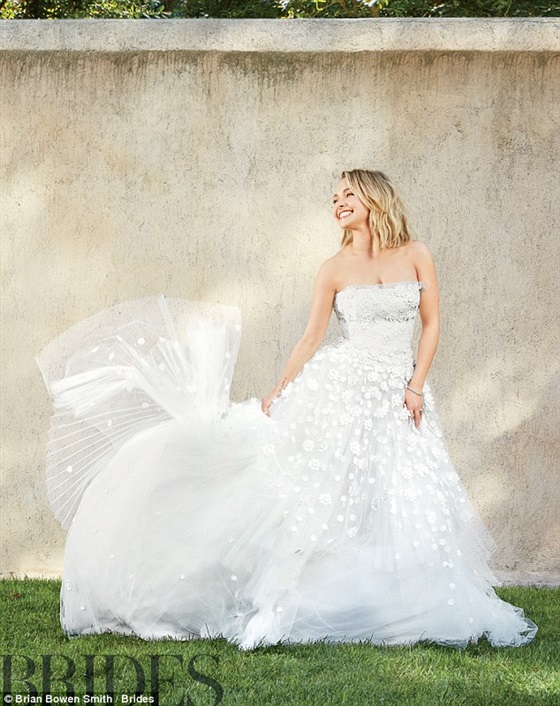 صور النجمة هايدن بانتير بفستان الزفاف 2014 , صور هايدن بانتير على مجلة Brides