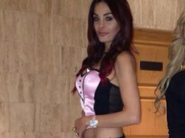 صور دومينيك حوراني بفستان وردي في حفلة فندق ماريوت دبي