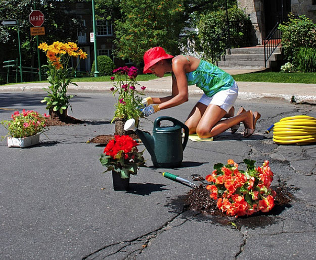 بالصور طريقة رائعة للتخلص من حفر الشوارع في نيويورك