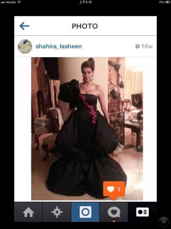 صور غادة عبدالرازق بفستان أسود غريب جدا