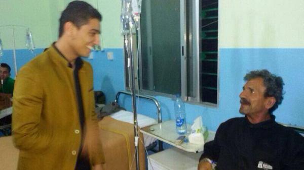 صور زيارة محمد عساف لمستشفى بلسم في مخيم الرشيدية
