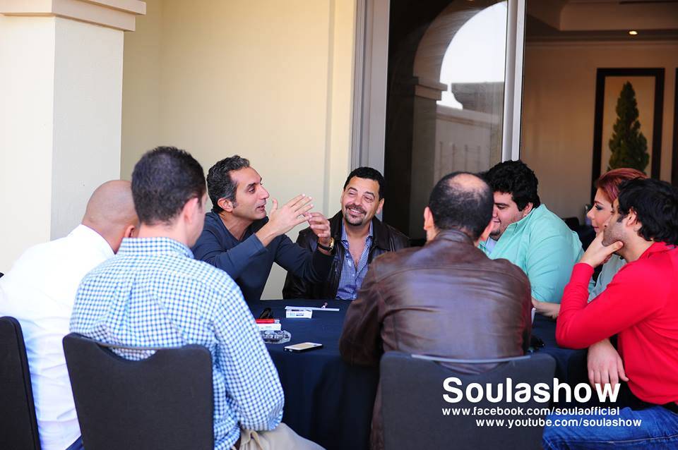 صور باسم يوسف مع أصالة نصري في كواليس برنامج صولا الموسم الثالث