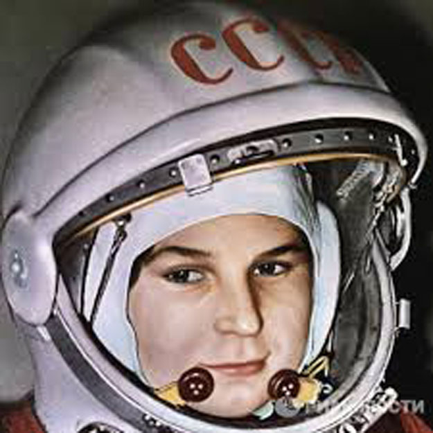 من هي أول امرأة صعدت للفضاء , من هي فالنتينا تريشكوفا , صور فالنتينا تريشكوفا